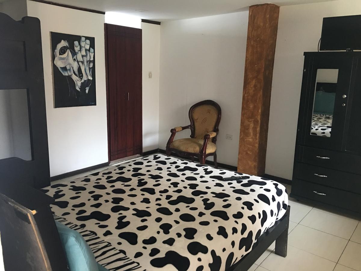 The Backpacker Hostal Ibarra Εξωτερικό φωτογραφία